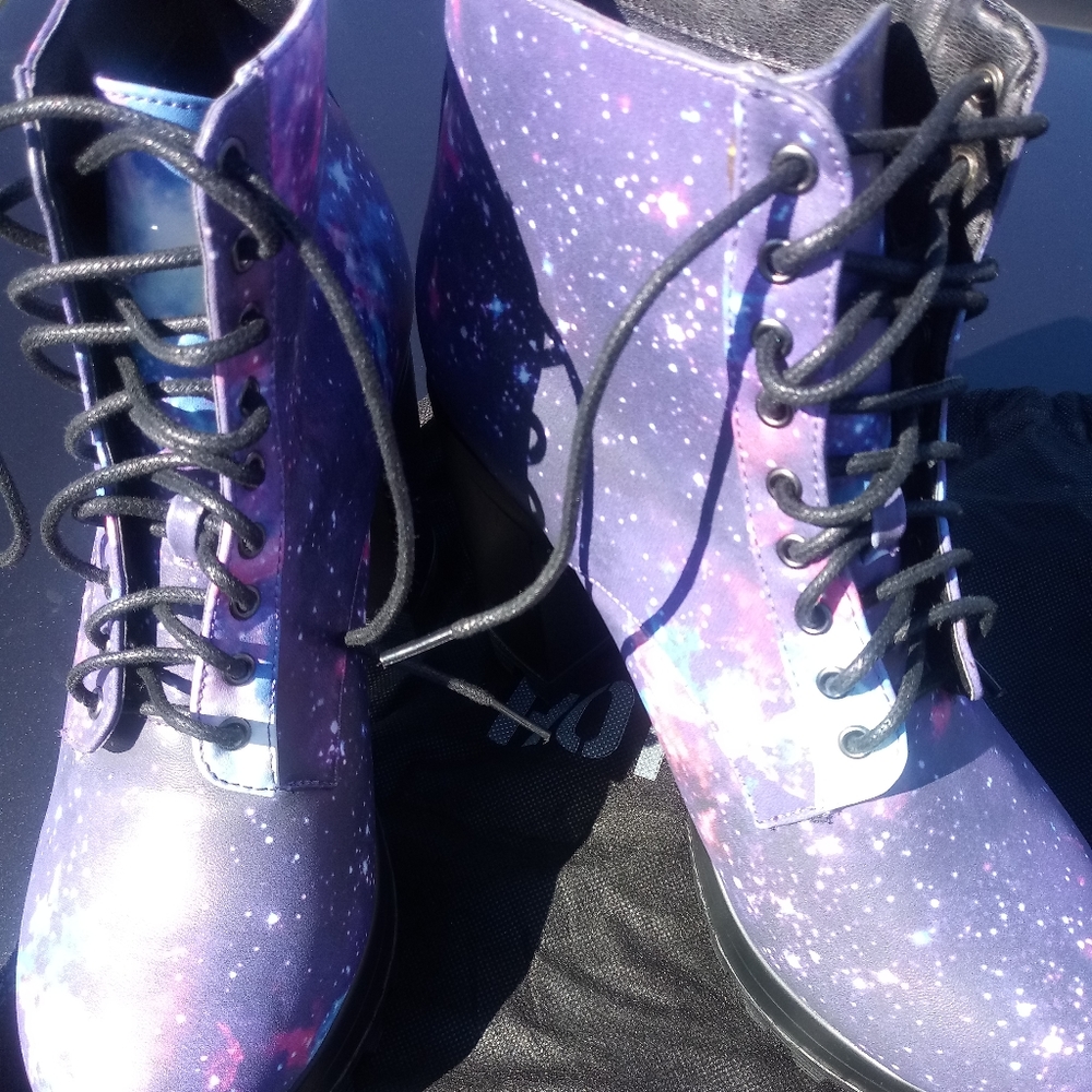 Heeled boots